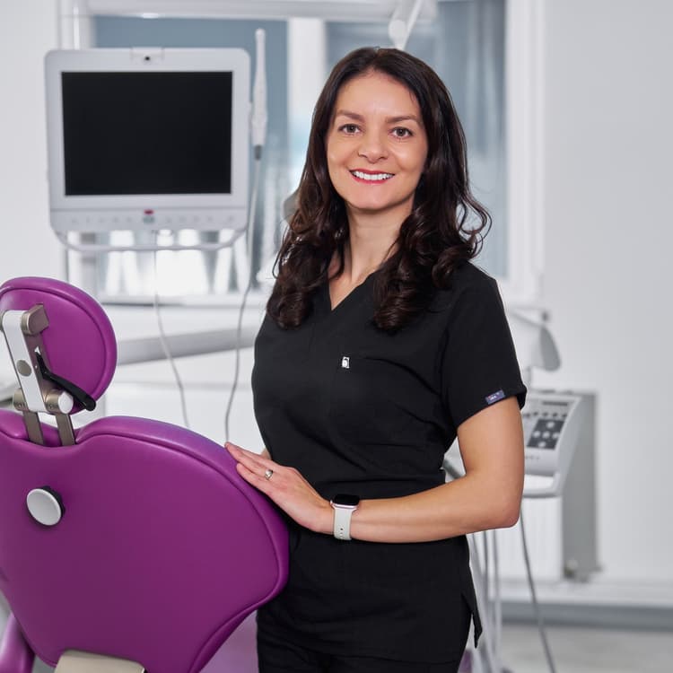Dr. Laura Bradosu